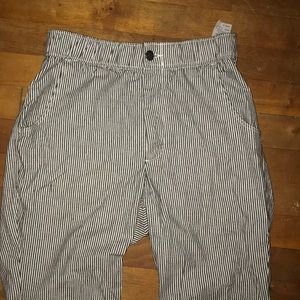 Cute Hollister pants!